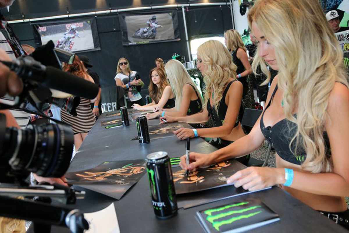 Fans und Fotographen lieben die Monster-Girls
