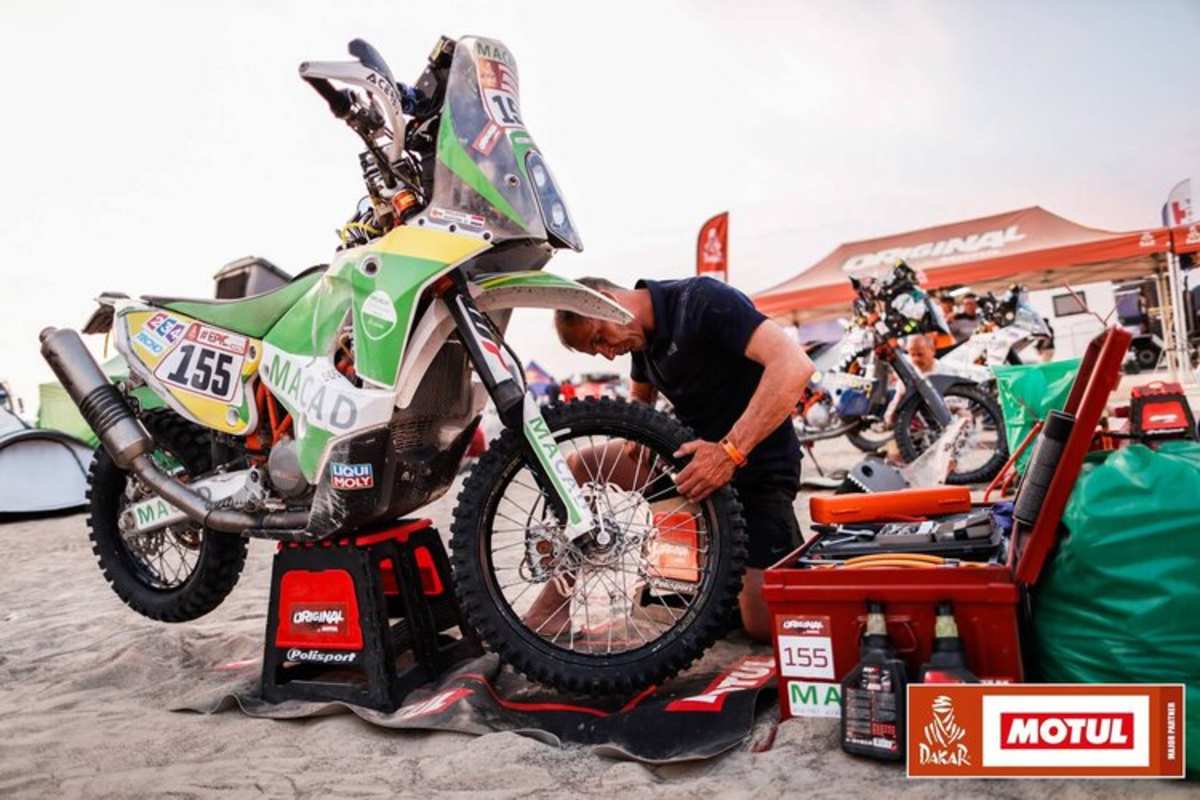 Fahrer und Mechaniker in Personal-Union