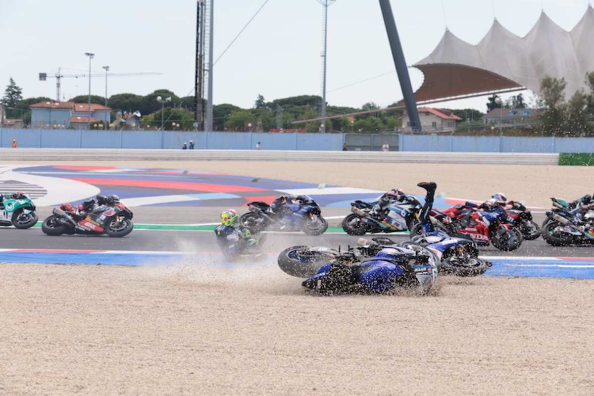 Der Sturz von Dominique Aegerter in Misano