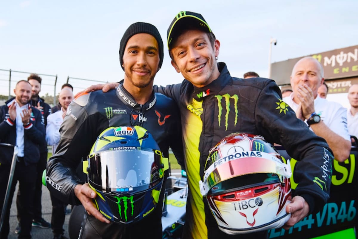 Die Ausnahmekönner tauschten nach dem Test die Helme