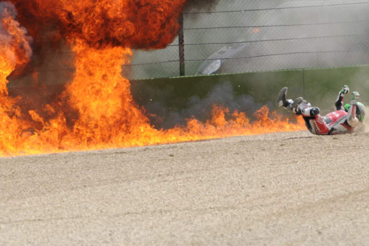 Eugene Laverty schaffte es gerade noch rechtzeitig abzuspringen