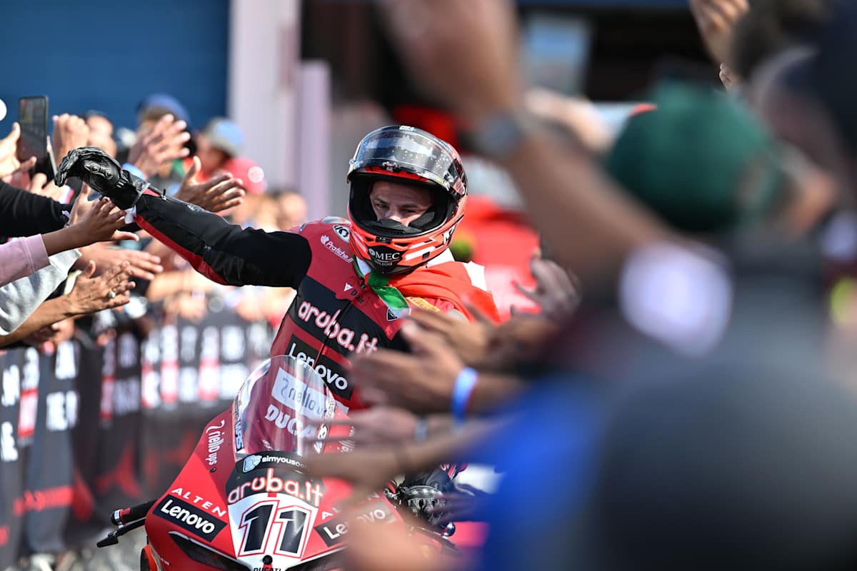 Nicolò Bulega gewinnt beide Läufe in Estoril