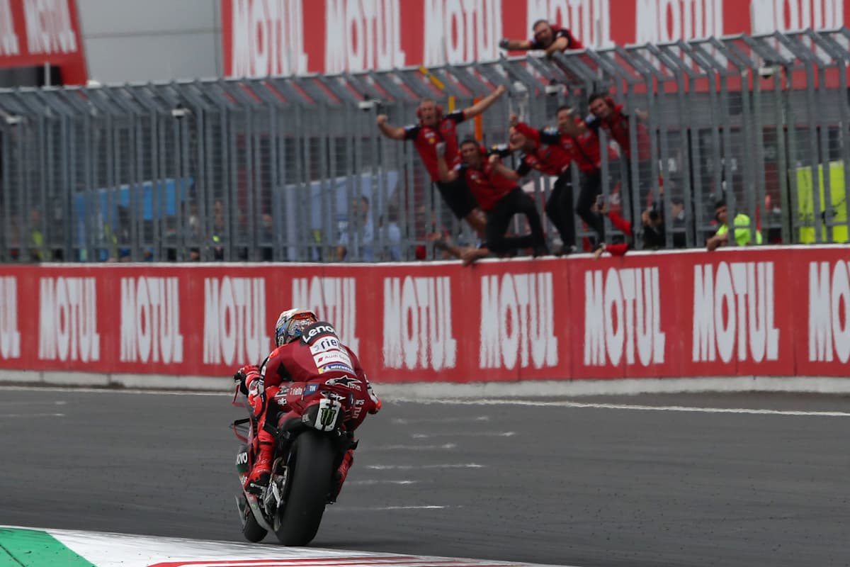 Marc Márquez gewinnt das Rennen