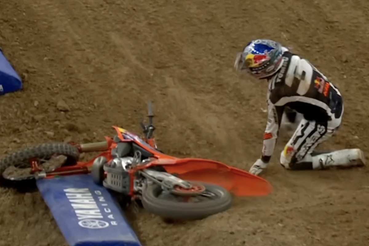 Eli Tomac kann glücklicherweise aufstehen und weiterfahren