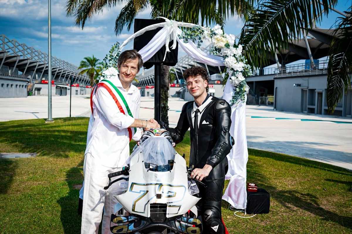 Traten vor dem MotoGP-Altar zusammen: Massimo Rivola und Marco Bezzecchi