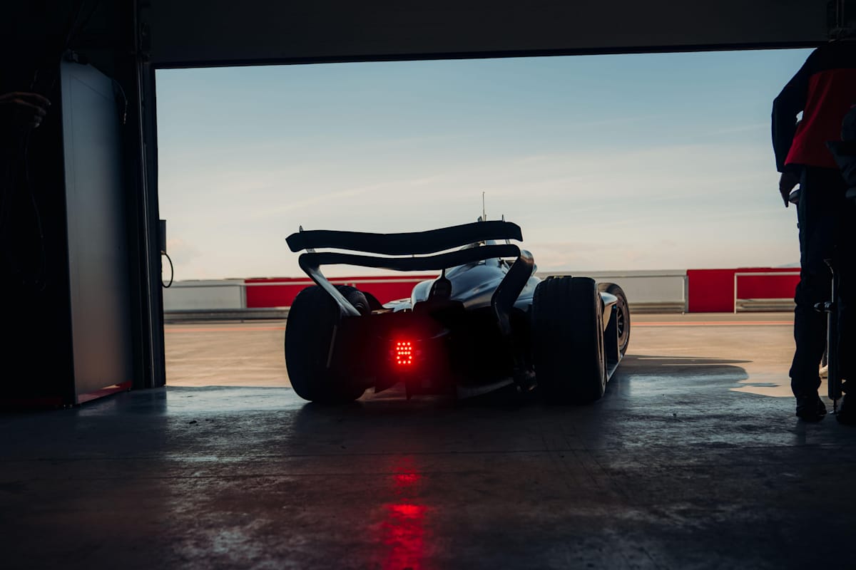 Der neue Formel E Porsche beim Test in Almería