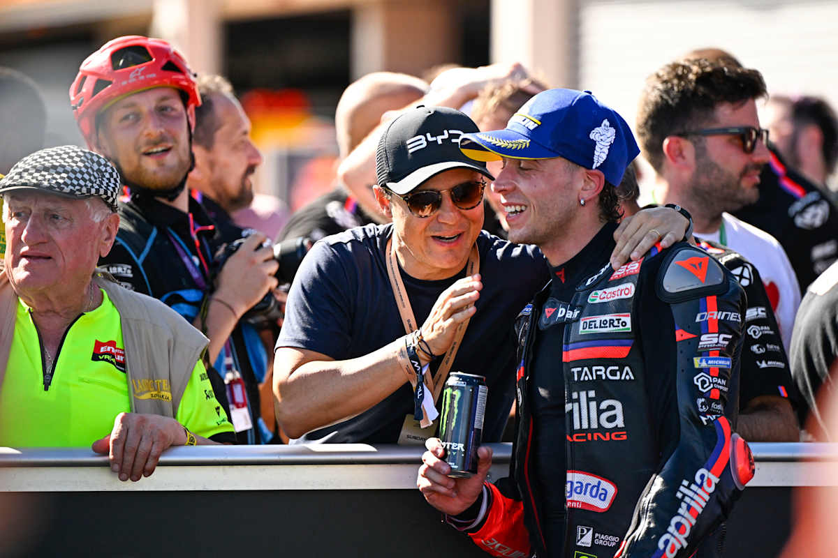 Marco Bezzecchi gewinnt das Rennen