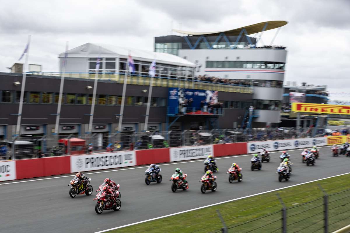 Willkommen zum Rennen in Assen