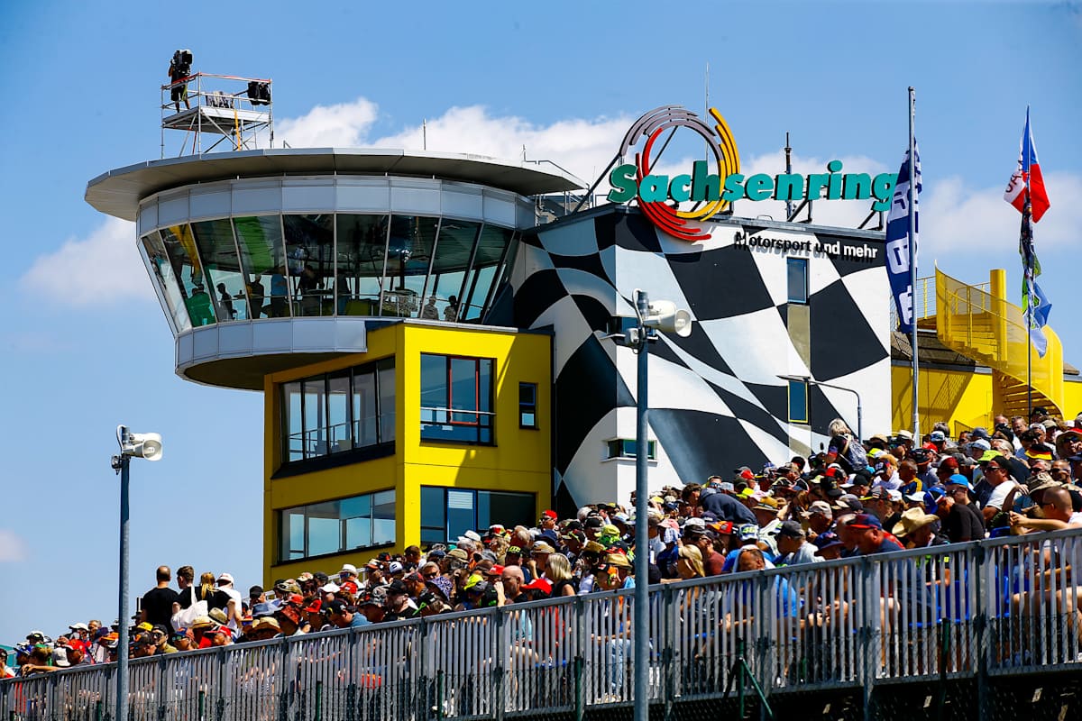 Willkommen zum Rennen am Sachsenring