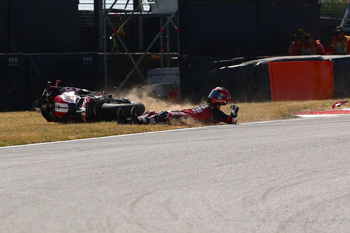 Sturz von Iker Lecuona im Sprint