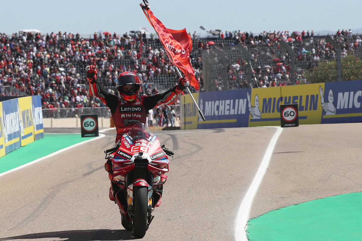 Marc Márquez gewinnt das Rennen