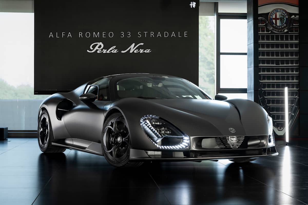 Der neue Alfa Romeo 33 Stradale «Perla Nera®»