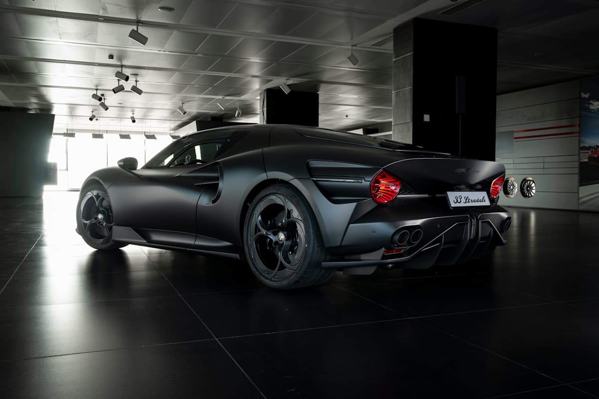 Der neue Alfa Romeo 33 Stradale «Perla Nera®»