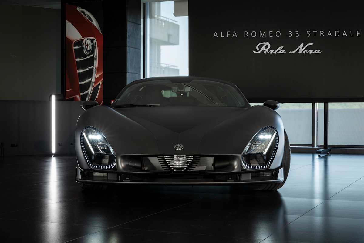 Der neue Alfa Romeo 33 Stradale «Perla Nera®»