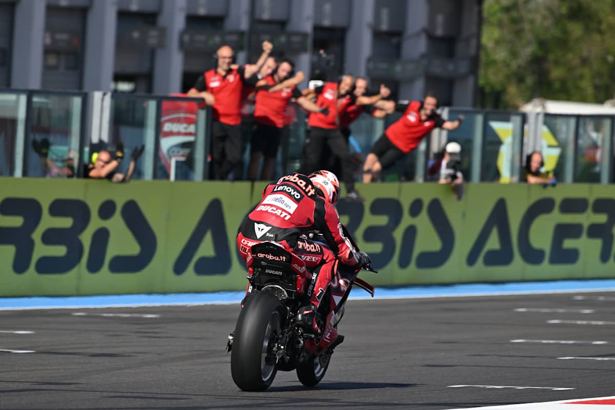 Nicolò Bulega gewinnt beide Läufe in Frankreich