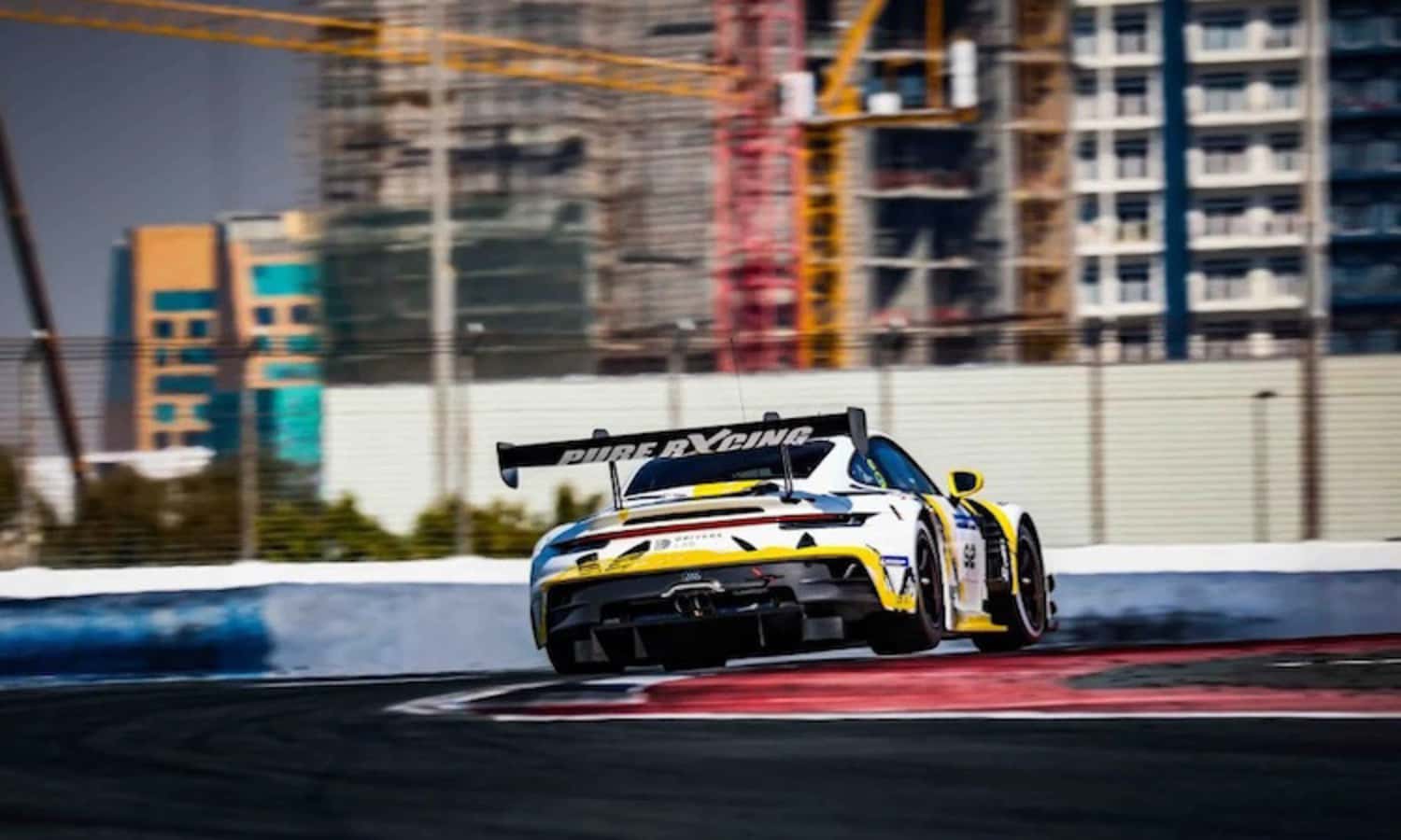 Pure Rxcing auf der Pole für die 24h Dubai