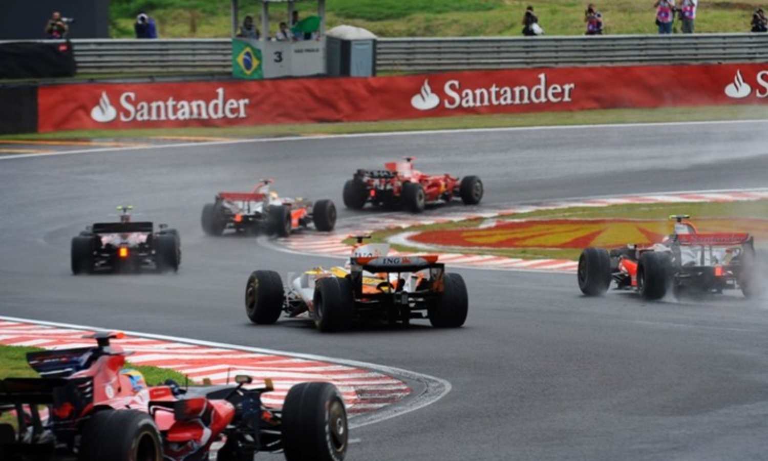 Die Formel1 muss sparen.