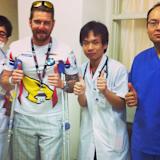 Damina Cudlin (2.v.l.) mit seinem japanischen Ärzte-Team