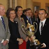 Juan Carlos (li.) übergab den Preis an Lorenzo