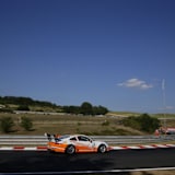 Edwards fährt in Ungarn auf den ersten Startplatz