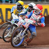 Renat Gafurov (rot) soll Landshut zum Sieg führen