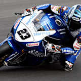 Ryuichi Kiyonari gewinnt Lauf 1 in Mallory Park