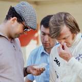 Teamchef Colin Crabbe (links) und Ronnie Peterson stinkt es gewaltig
