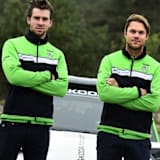 Anders Jaeger (li.) und Andreas Mikkelsen in Skoda-Dress