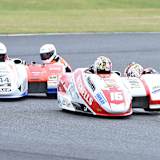 Ben und Tom Birchall vor ihren größten Konkurrenten Pekka Päivärinta/Kirsi Kainulainen