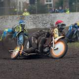 Sekunden vor dem Crash: Hübsch/Burger führen vor Godden/Smith (l.) und Detz/Arling (r.)