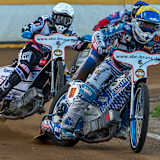 Max Dilger (hier vor Peter Kildemand) fährt lieber Speedway als Langbahn