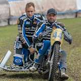 Tim Scheunemann (l.), Rennleiter beim AMC Haunstetten, ist mit Markus Brandhofer (r.) schon für das EM-Finale qualifiziert