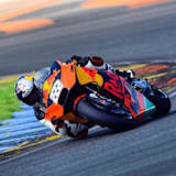 Eine MotoGP-KTM mit der Nummer 222 - es ist Tony Cairoli!