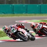Davide Giugliano und Marco Melandri waren am Freitag die auffälligsten Piloten