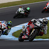 Vor dem Sturz kämpfte Niccolo Canepa mit der EBR 1190RX um WM-Punkte