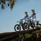 Nach dem Photoshooting im 2020er-Design steht für Jasikonis und Jonass das erste Rennen des Jahres an