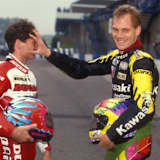 Carl Fogarty und Scott Russel (v.l.) 1993 in Donington