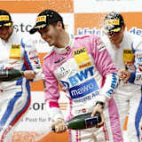 Jeffrey Schmidt konnte beim Sieg im ADAC GT Masters in Most richtig jubeln