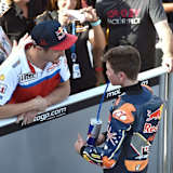 MotoGP-Ass Jack Miller gratuliert Billy van Eerde zum Sieg