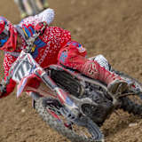 Evgeny Bobryshev profitiert vom Sturz seines Teamkollegen Gautier Paulin und steht in Frankreich auf Pole