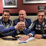 Avintia-Sportdirektor Ruben Xaus, Teambesitzer Raúl Romero und Xavier Cardelus sind sich einig