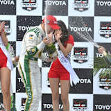 Mike Conway auf dem Podest