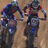 Das entscheidende Überholmanöver in Glen Helen: Febvre (461) bremst Webb (175) aus