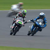 Warm-up: Romano Fenati (5) tritt nach Niklas Ajo