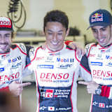 Fernando Alonso, Kazuki Nakajima und Sébastien Buemi dürfen sich über die Pole freuen  