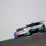 Enger Zweikampf zwischen Audi R8 LMS (re.) und Corvette C7 GT3-R