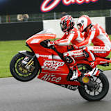 2009 in Donington: Mamola mit Prinz Harry auf dem Sozius