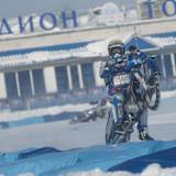 Krasnikov feiert seinen EM-Titel mit einem Wheelie