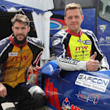 Jens Lehnertz (l.) half erfolgreich bei André Kretzer (r.) im Boot aus