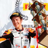 Hiromichi Kunikawa: Mit seinem Pokale vom Pirelli Cup 600